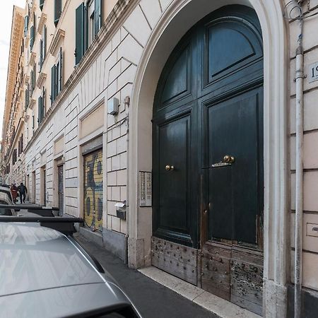 Colosseo & Colle Oppio Cozy Apartment Rome Exterior photo