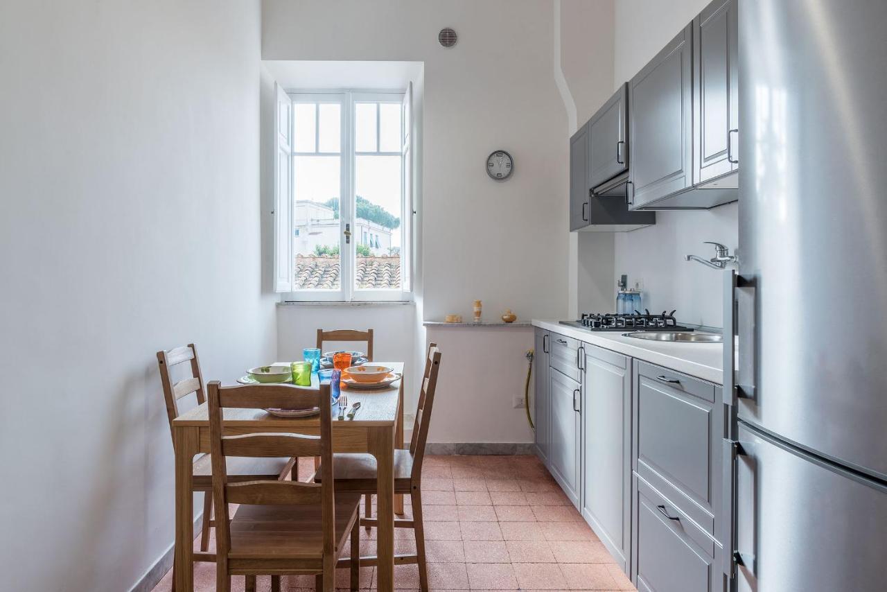 Colosseo & Colle Oppio Cozy Apartment Rome Exterior photo
