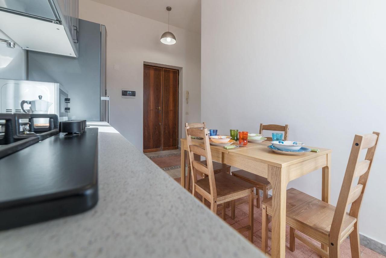 Colosseo & Colle Oppio Cozy Apartment Rome Exterior photo